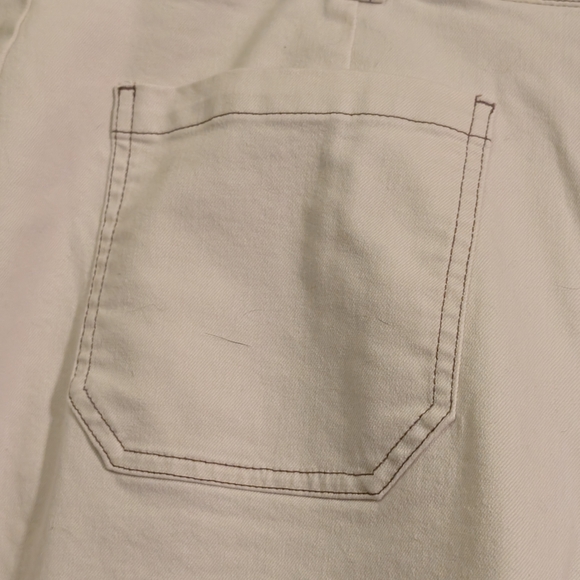 Lane Bryant Women's Straight Leg Cream Jeans - Picture 3 of 9